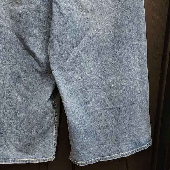 Eloquii Crop Wide Leg Jeans - Picture 12 of 14